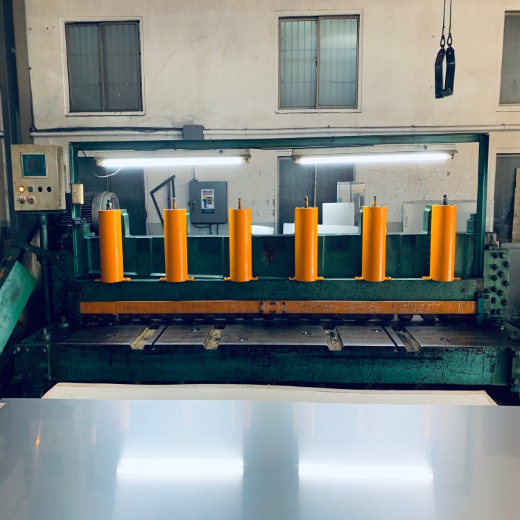 不銹鋼板材剪床台中